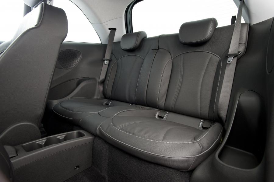 Vauxhall Adam Rocks Air 2014 года  (фото 85 из 94)